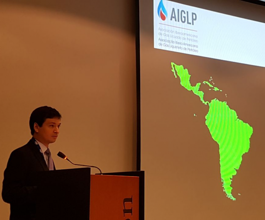Director Ejecutivo de la AIGLP participa del VIII Foro de GLP, Lima – Perú