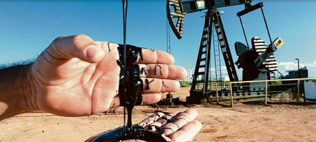 Três empresas avaliam instalar pequena refinaria de petróleo no ES
