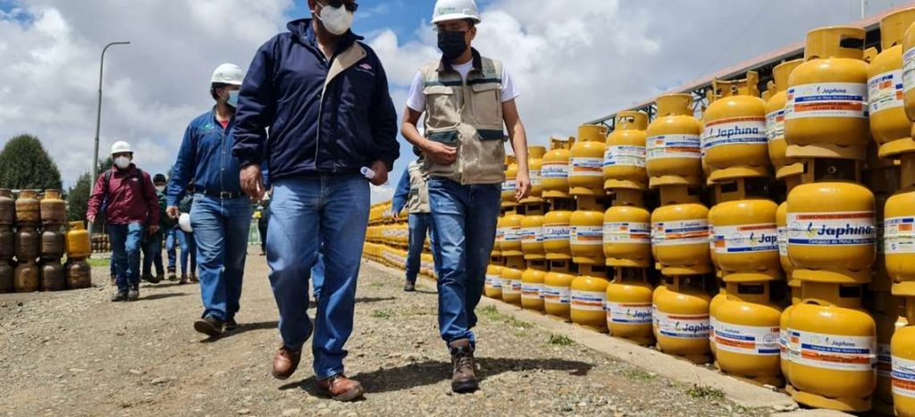 YPFB y ANH renuevan el 40% de garrafas de GLP que circulan en La Paz y anuncian plan de reposición en la Amazonía