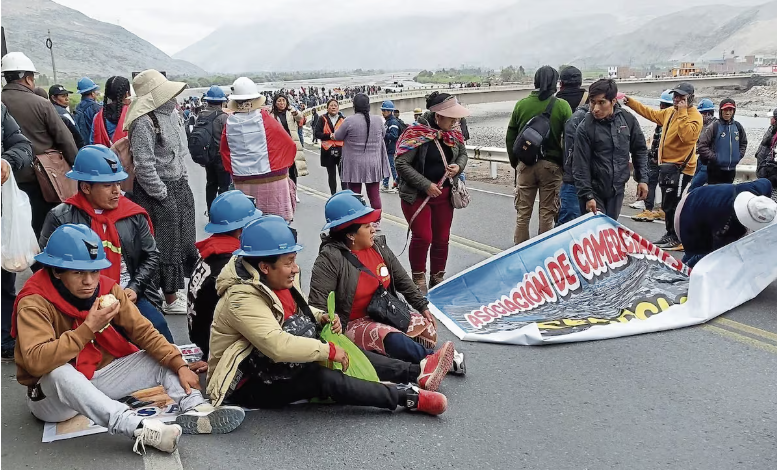 Bloqueos de vías por mineros artesanales ponen en riesgo el suministro general de GLP