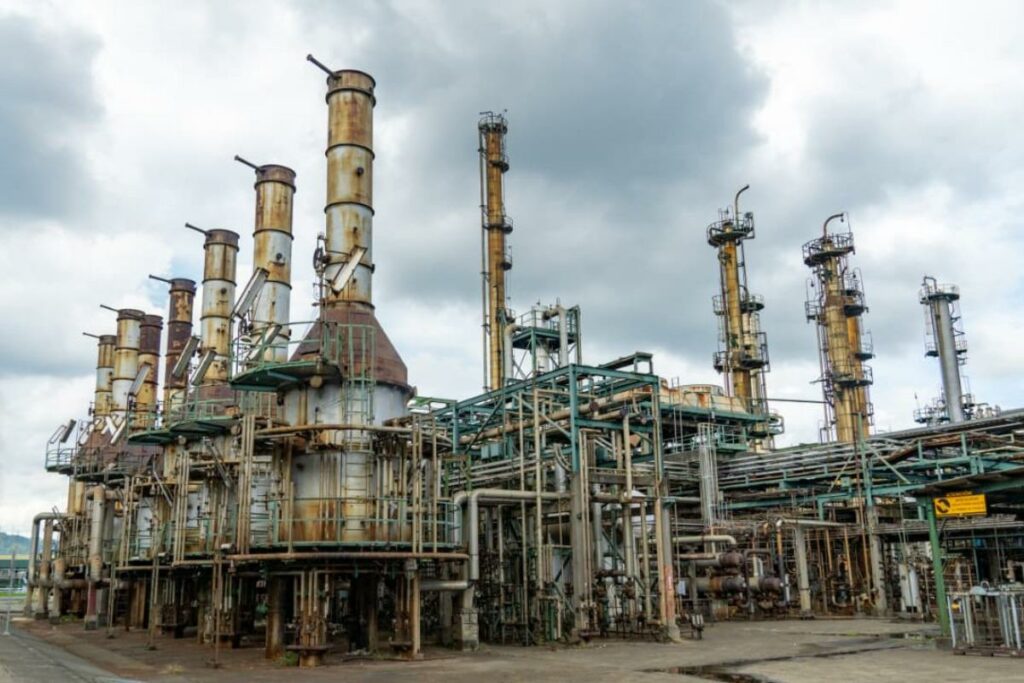Petroecuador reinicia o refino de petróleo em Esmeraldas