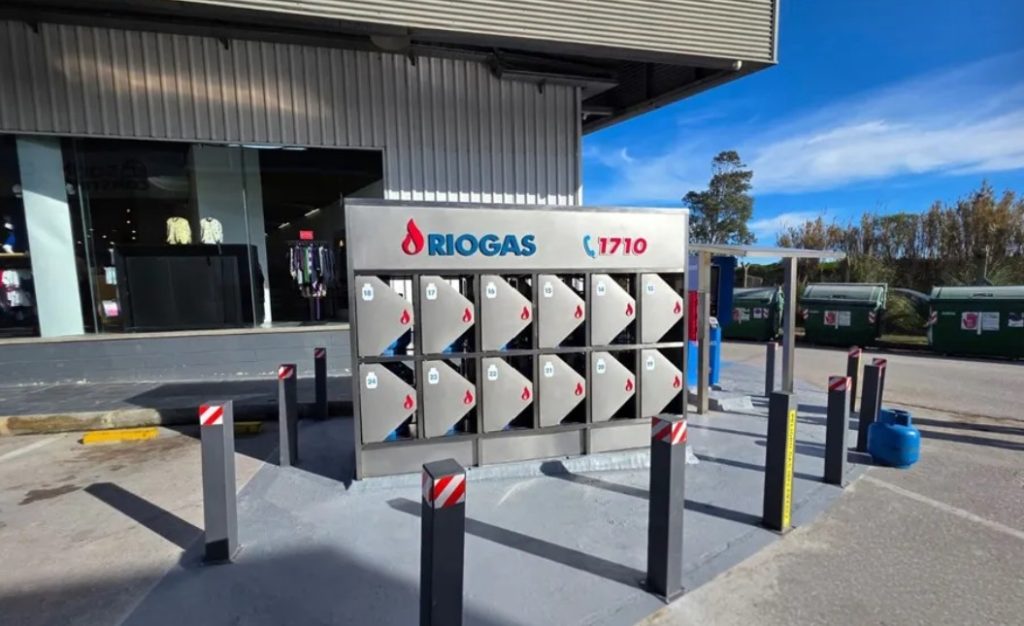 Riogas inaugura máquina automática de venda de GLP em Maldonado